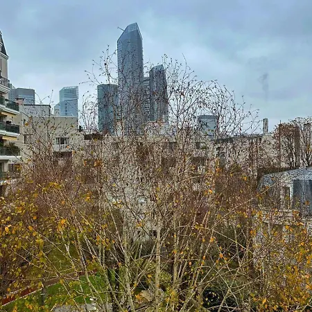 Avec Chambre, La Défense * Puteaux