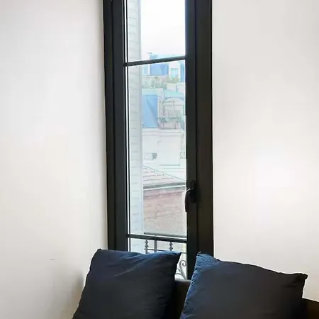 Celine 4 Avec Chambre, La Defense Puteaux