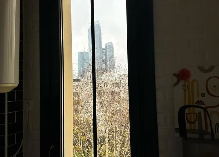 Celine 4 Avec Chambre, La Defense *